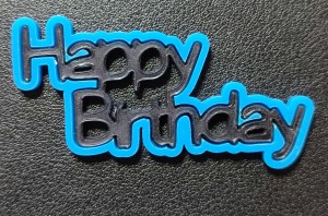 Napis HAPPY BIRTHDAY niebieska ramka czarny  środek STREFA OKAZJI 