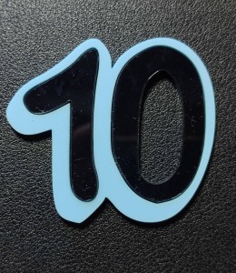 Cyfra 10 - czarny środek, ramka pastelowy niebieski STREFA OKAZJI