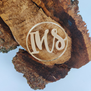 IHS w kole z złotej pleksi PL22