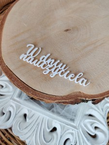 Napis W DNIU NAUCZYCIELA biała pleksi 