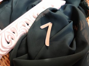 Cyfra 7 srebrna pleksi PL447