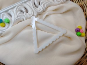 Ramka TRÓJKĄT biała pleksi  SD122