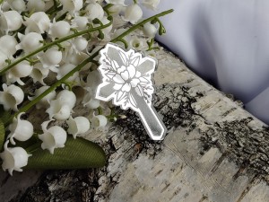 Krzyż z kwiatem GRAWER srebrna PLEKSI PK36