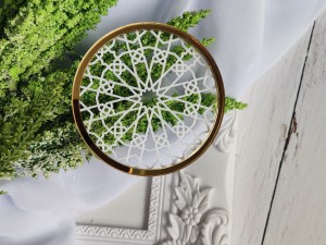 Tło 3 ażur pleksi biała plus ZŁOTA ramka SL26