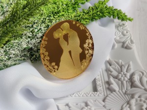 Młoda Para  grawer na pleksi ZŁOTO SL52