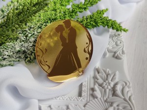 Młoda Para 5 grawer na pleksi ZŁOTO SL56