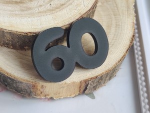Cyfra 60 CZARNY MAT pleksi  MM83