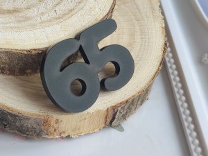 Cyfra 65 CZARNY MAT pleksi  MM84