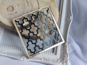 Tło kwadrat CZARNA pleksi plus ZŁOTA ramka  MM128