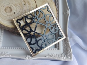 Tło kwadrat 4 CZARNA pleksi plus ZŁOTA ramka  MM137