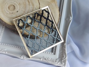 Tło kwadrat 8 CZARNA pleksi plus ZŁOTA ramka  MM145