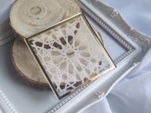 Tło kwadrat 16 MROŻONA pleksi plus ZŁOTA ramka  MM161