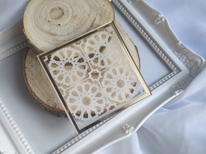 Tło kwadrat 17 MROŻONA pleksi plus ZŁOTA ramka  MM162