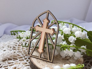 Okno HDF klon z krzyżem złota pleksi PP15